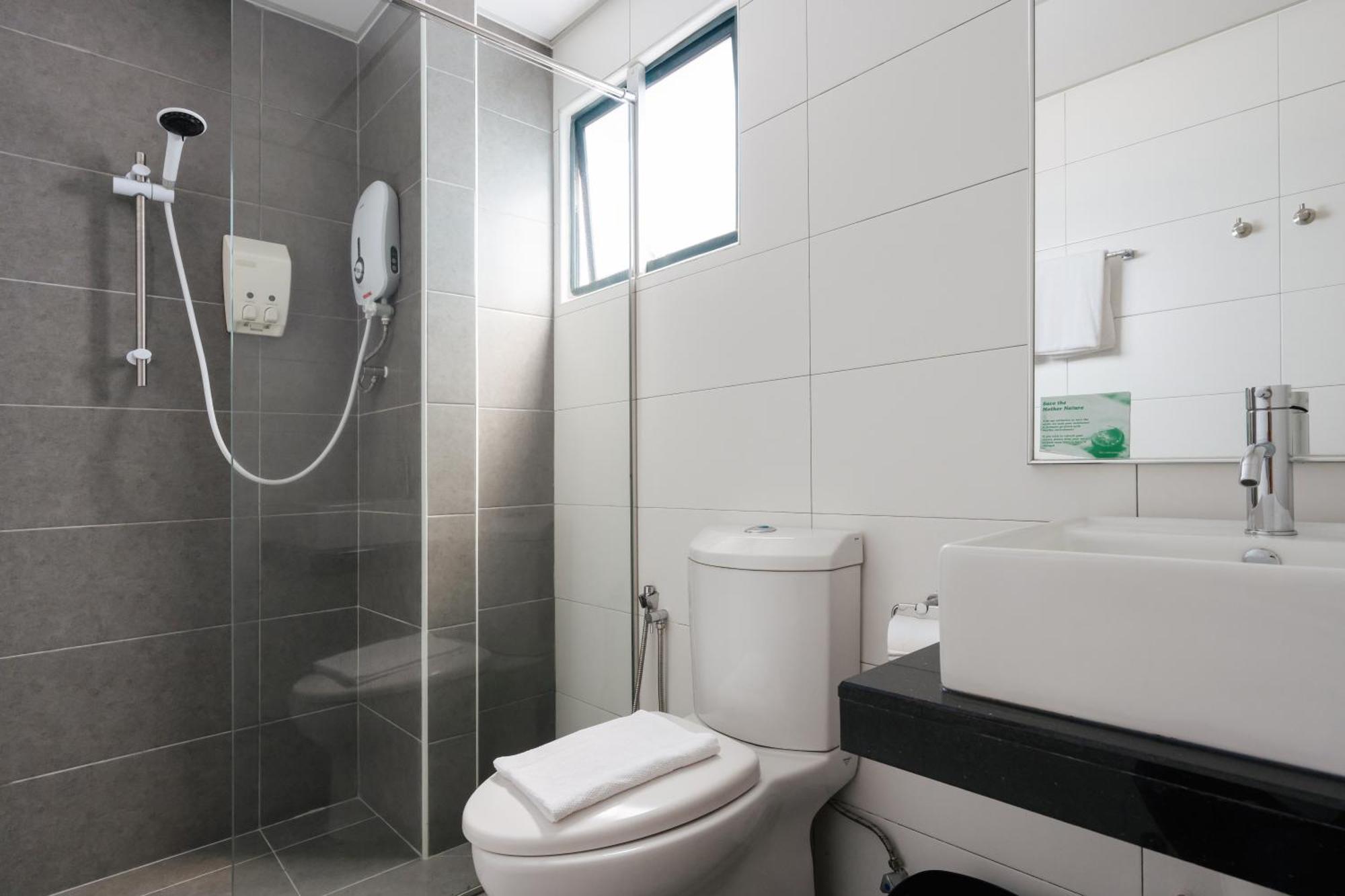 Golden View Serviced Apartments Tanjung Tokong Eksteriør bilde