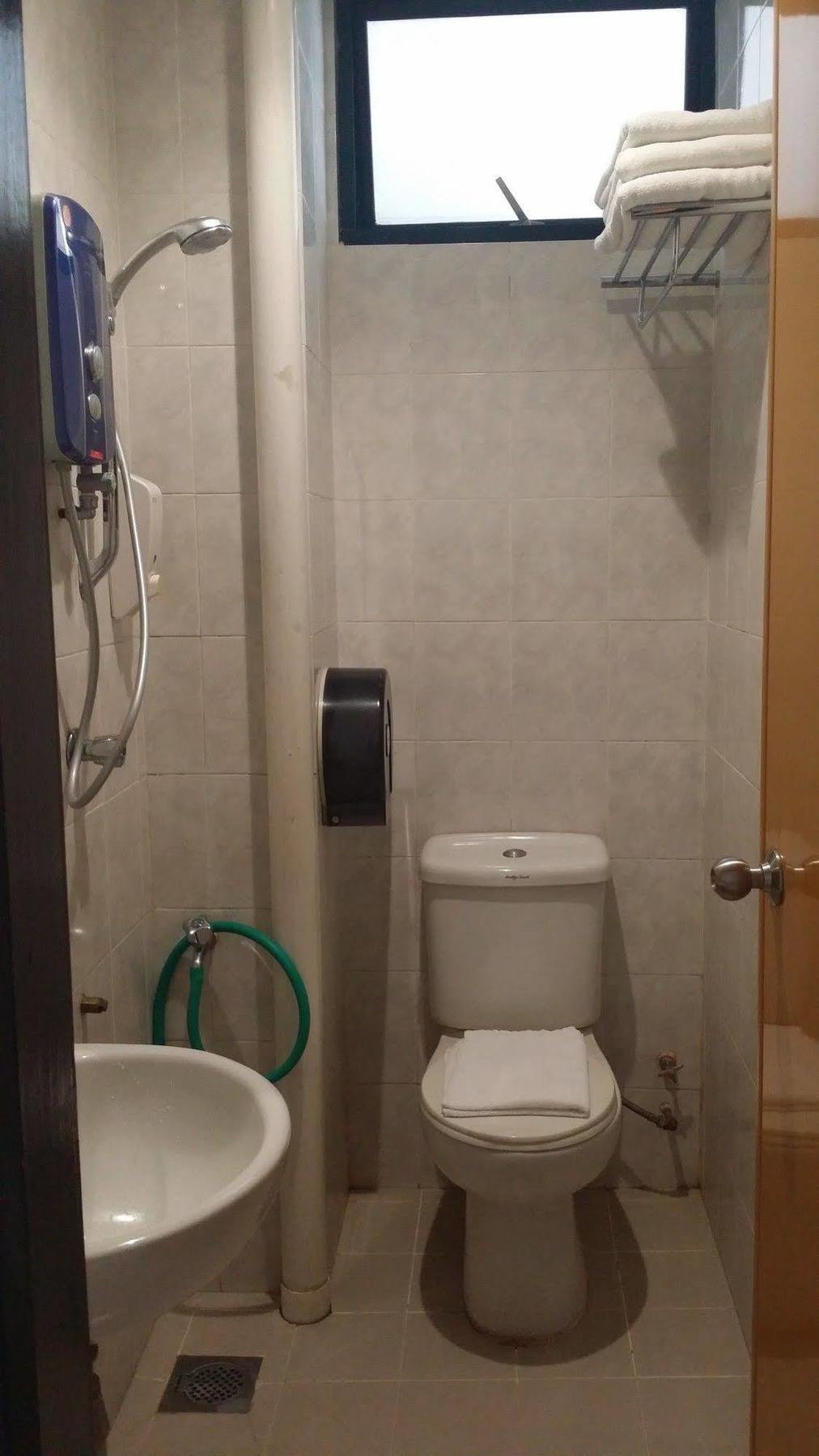 Golden View Serviced Apartments Tanjung Tokong Eksteriør bilde