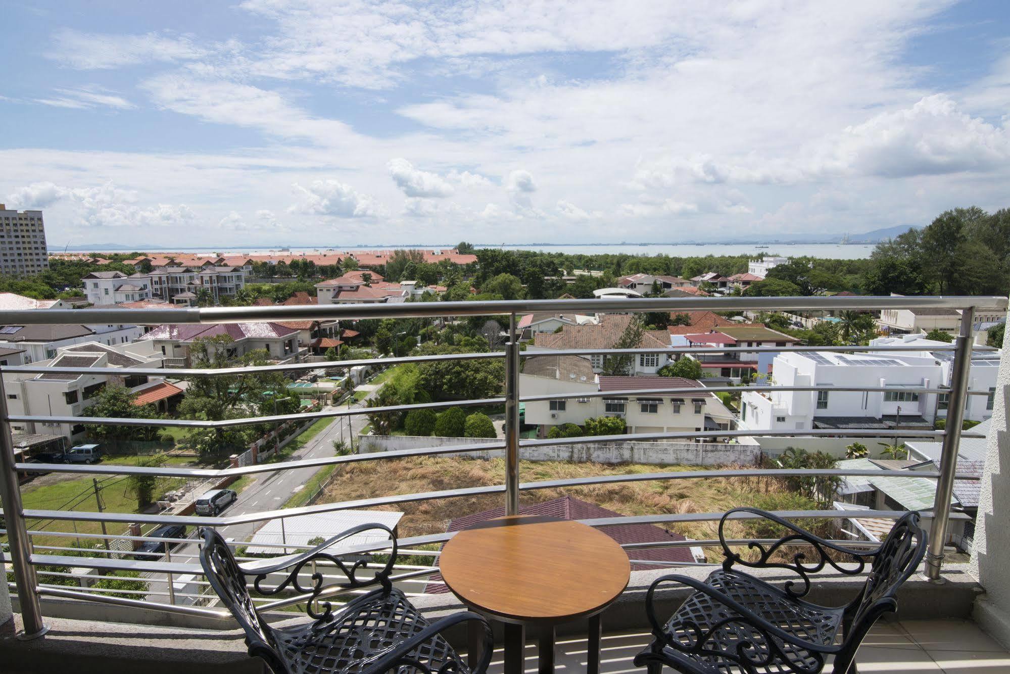 Golden View Serviced Apartments Tanjung Tokong Eksteriør bilde