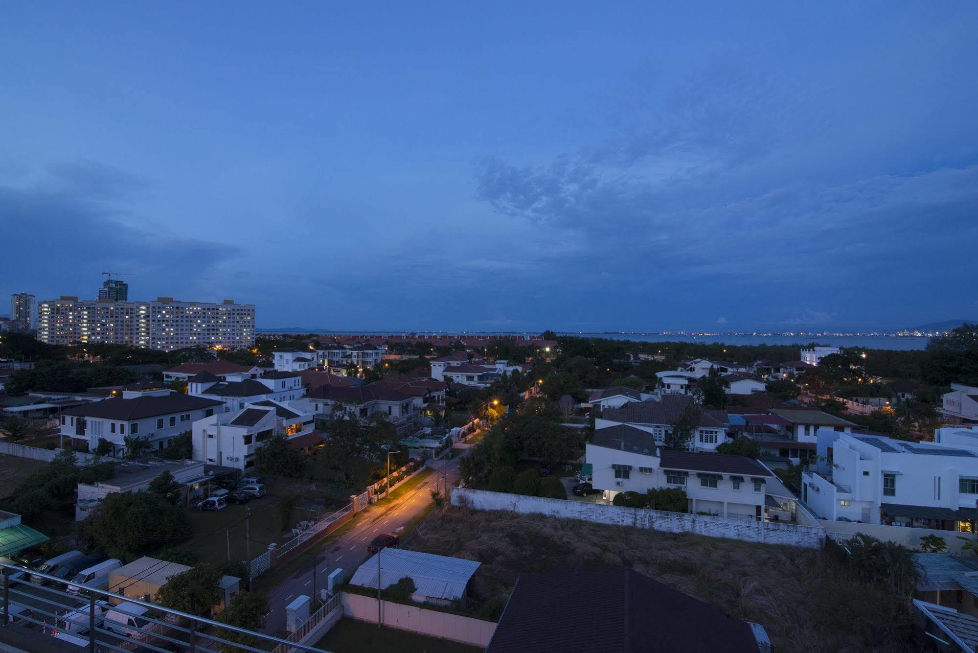 Golden View Serviced Apartments Tanjung Tokong Eksteriør bilde
